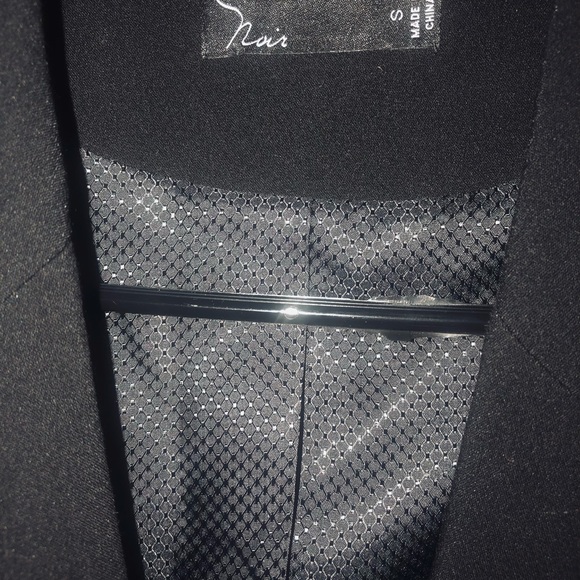 Black 3/4 Vest - Picture 2 of 4